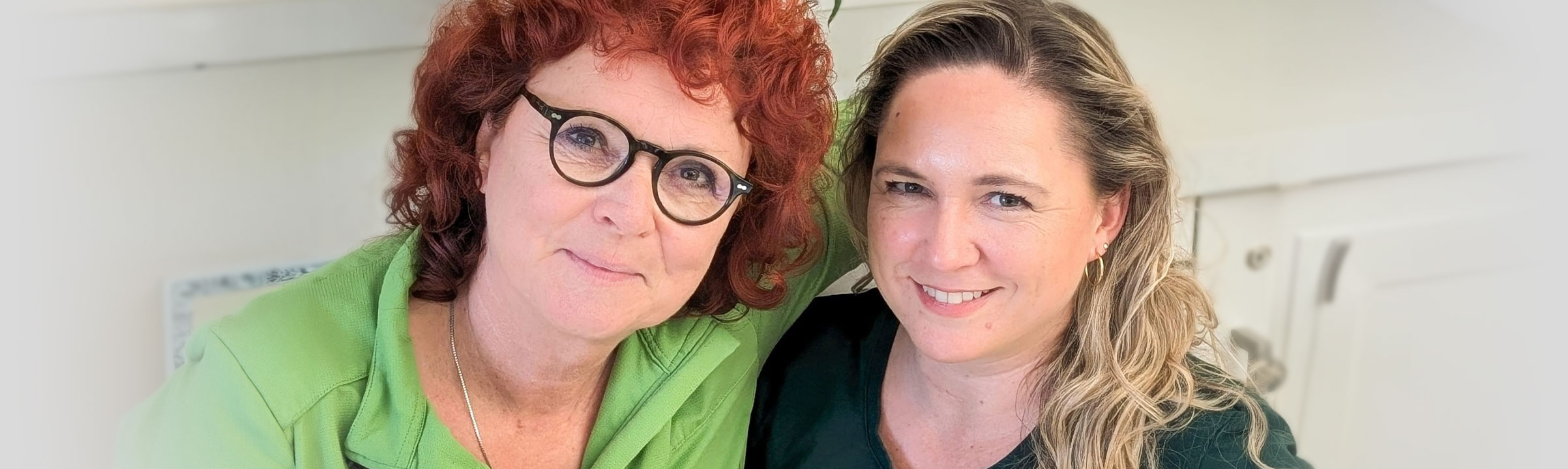 Dipl. med. Julia Maria Schmedes (links) und Dr. med. Anja Peine